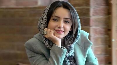 خبر روز | استایل جذاب «نازنین بیاتی و مهسا حجازی» در پشت صحنه سریال تاسیان | گلی شی