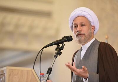 امام جمعه شیراز: حوزه علمیه باید پیشرو حرکت‌های مردمی باشد