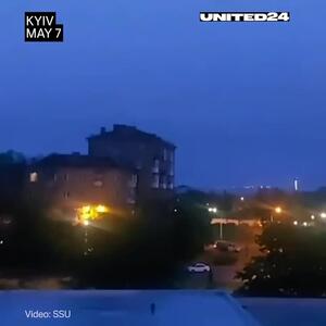 برخورد پهپاد انتحاری شاهد 136 به یک ساختمان مسکونی در کیف