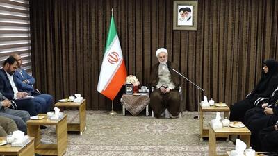نماینده ولی فقیه در کردستان: بهبود وضعیت مطالعه نیاز امروز دانش‌آموزان است