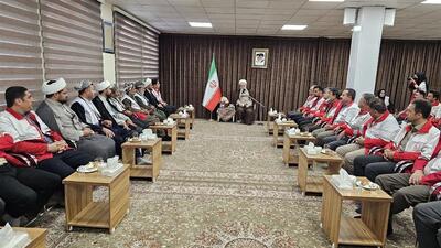 نماینده ولی فقیه در کردستان: مشکلات شغلی امدادگران هلال برطرف شود