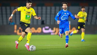 یزدی: استقلال به فکر پرسپولیس نباشد؛ برای حیثیت خودش سپاهان را ببرد