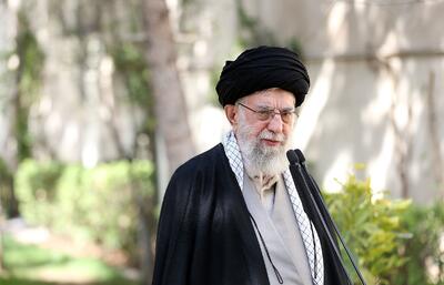 رهبر انقلاب: ملت‌های مسلمان نباید اجازه دهند مسائل مربوط به فلسطین به فراموشی سپرده شود / همه دنیا باید در مقابل جنایات اسرائیل و حامیانش در غزه و فلسطین بایستند (فیلم)