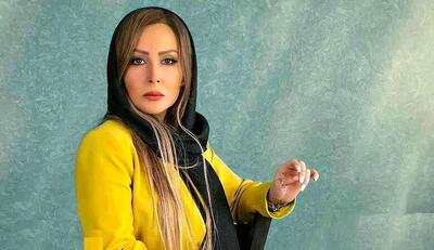 عشق ابدی علی و سودا با مبل کرم‌رنگ، استخر و چیدمان مینی‌مال - چیدانه