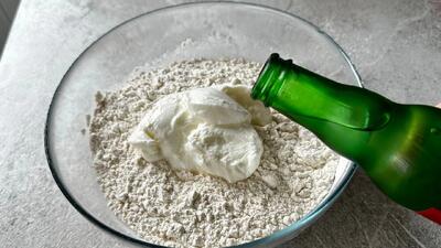 طرز تهیه شیرنی هزار لایه با با ۱ لیوان ماست و آب معدنی