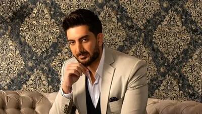 جشن تولد فرزاد فرزین با دو کیک فوق‌العاده زیبا؛ آرشام قطب شمال در روز خاص!