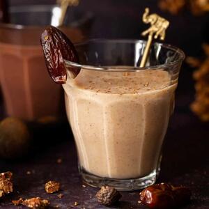 نوشیدنی مقوی| طرز تهیه  میلک شیک خرما و نارگیل