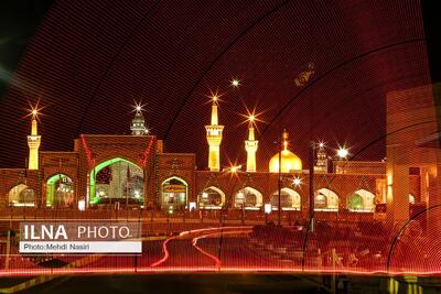 اهدای پرچم متبرک حرم مطهر امام رضا(ع) به آستان مقدس حضرت عباس(ع) در کربلای معلی + عکس