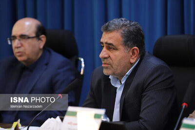 دولت و مجلس در یک سو قرار دارند