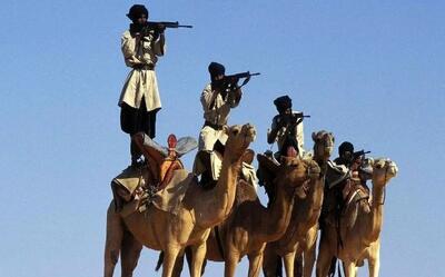 عمامه‌ به‌ سرهای شترسوار در خط مقدم نبرد با جهادی‌ ها/ تلفیق سنت و فناوری در مبارزه با تروریسم/ ویدئو