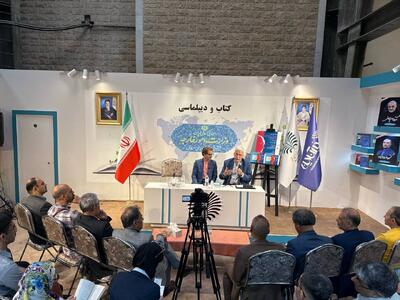 پوشش زنده نشست «روسیه در عصر پوتین» در نمایشگاه کتاب/ عباس ملکی: پوتین تزار جدید است