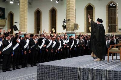 عکس/ دیدار جمعی از کارگران با رهبر انقلاب