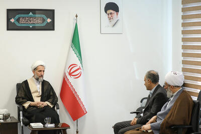دانشگاه امام خمینی (ره) نماد نظام اسلامی در نگاه دانشجویان خارجی است