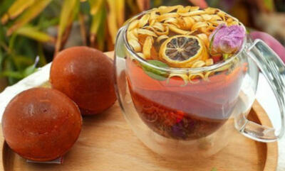 طرز تهیه بمب چای؛ ایده‌ای خلاقانه برای پذیرایی خاص