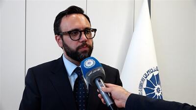 با تلاش اتاق ایران، تعهد ارزی صادرات فرش و صنایع دستی به میزان مواد اولیه کاهش یافت