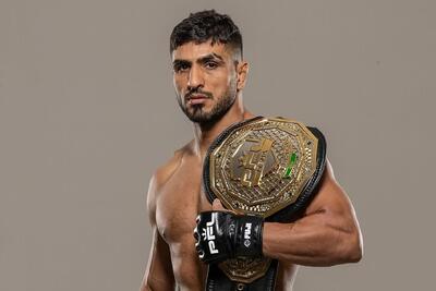 درخشش دوباره پسر طلایی MMA ایران در قفس؛ برد یک‌طرفه محمدسیفی مقابل السیسی - پارس فوتبال
