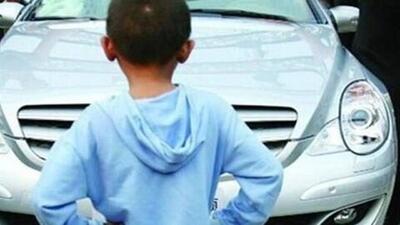 صحنه دلخراش تصادف کودک دو ساله با ماشین+ فیلم