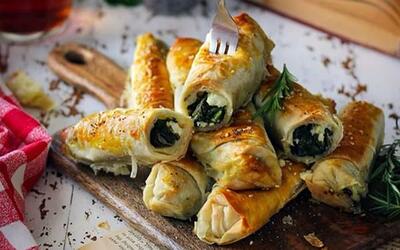 طرز تهیه رول سیب‌زمینی پنیری با بورانی اسفناج