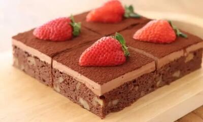 طرز تهیه دسر توت فرنگی شکلاتی