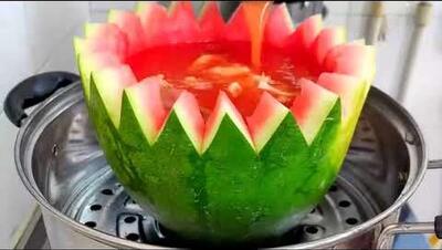 طرز تهیه مرغ در پوست هندوانه