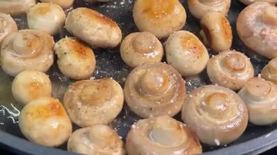 طرز تهیه قارچ سرخ شده: جایگزینی لذیذ بجای گوشت