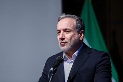 عراقچی پیش از سفر به مسقط برای دور چهارم مذاکرات ایران و آمریکا: امروز در تهران مشورت داشتیم | مواضع رسانه‌ای متناقض طرف آمریکایی، روند مذاکره را دچار ابهام می‌کند