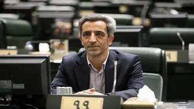 مجلس به عملکرد دانشگاه آزاد ورود کند