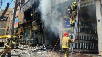 آتش‌سوزی در مغازه تعویض روغنی اندرزگو