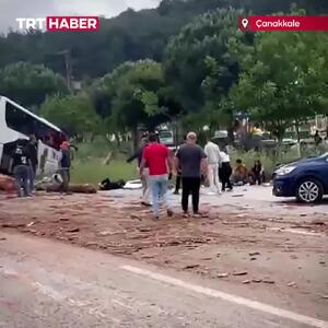 تصاویر تلخ از تصادف مرگبار اتوبوس مسافربری و کامیون