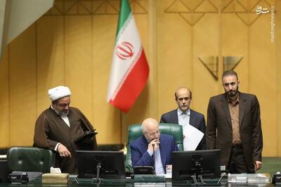 عکس/ حواشی صحن علنی مجلس ۲۱ اردیبهشت