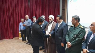 معلمان و مدیران آموزش و پرورش نقشی کلیدی در توسعه فرهنگی دارند