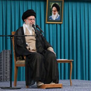 کمونیست‌ها علیه تولید