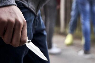 شرور چاقوکش مقابل دانشگاه آزاد دستگیر شد (فیلم)