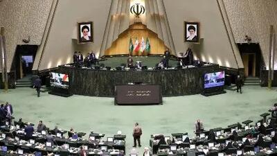 ادعای جنجالی میرسلیم: رشوه‌هایی که نمایندگان را به موافقت یا مخالفت سوق می‌دهند!