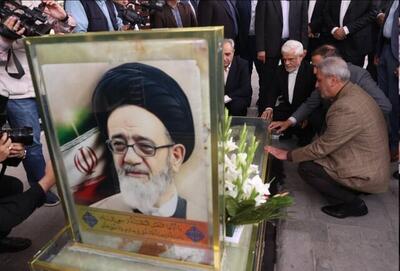 گرامیداشت شهدای سانحه سقوط بالگرد رئیسی از سوی عارف