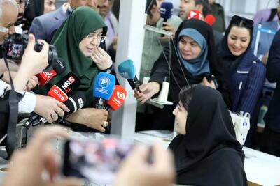 بازدید سخنگوی دولت از یک کارگاه تولیدی پوشاک در منطقه آزاد انزلی