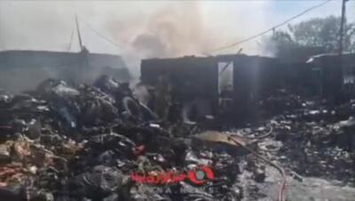 آتش‌سوزی شدید انبار ضایعات لاستیک در آزادگان