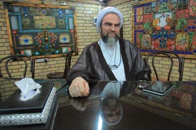 «بلاگر شدن روحانیون» از نگاه آیت الله غرویان/ طلبه های جدید می خواهند مرید و پیرو داشته باشند/ برخی حرکات ورزشی خلاف شأن لباس طلبگی است