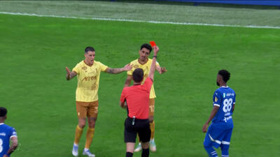 العروبا برابر الهلال 10 نفره شد - پارس فوتبال