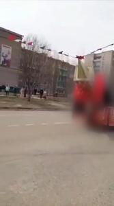 فیلم لحظه افتادن برج کرملین در مراسم رژه پیروزی