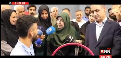 گفتگوی صمیمانه سخنگوی دولت با کارکنان یک شرکت دوچرخه‌سازی در منطقه آزاد انزلی+فیلم