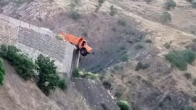 توقف کمپرسی در یک قدمی مرگ! + عکس هولناک