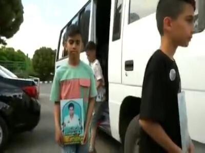 فرزندان شهدای انتظامی در باشگاه ذوب‌آهن پا به توپ شدند
