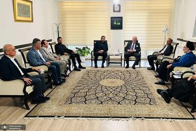 جمعی از فوتبالیست ها به دیدار خاتمی رفتند (عکس)