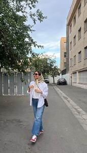 عکس/ تیپ تینیجر‌ای سحر دولتشاهی در خیابان‌های تهران با کتانی برند | اقتصاد24