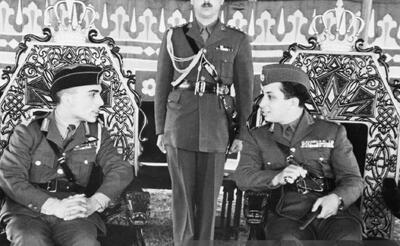 عکس/ دیدار آخرین پادشاه عراق با پادشاه اردن ۷۰ سال پیش با لباس نظامی | اقتصاد24