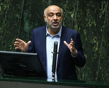 وزیر کار: کارت زرد قبلی مجلس به من بر اساس اطلاعات نادرست بود / از ۱۰ نفر به عنوان معاون وزارت‌خانه نام برده شد که نادرست بود / اگر قرار است مانند سوال قبلی مجلس، اول من صحبت کنم و بعد نماینده محترم و در آخر هم بر اساس اطلاعاتی که من حق دفاع ندارم رای گیری کنید، این قضاوت صحیح نیست / در همه جای دنیا، متهم می‌تواند آخرین دفاع را انجام دهد / خود سوال کننده توضیح دهد منظورش از انتصاب سیاسی چیست؟