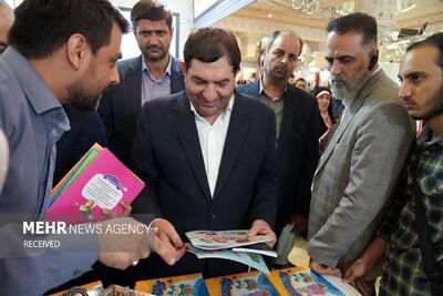 تصاویر: بازدید محمد مخبر از نمایشگاه کتاب