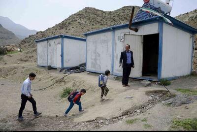 دانش‌آموزان ۱۹ روستای شهرستان صحنه کرمانشاه در کانکس تحصیل می‌کنند + فیلم