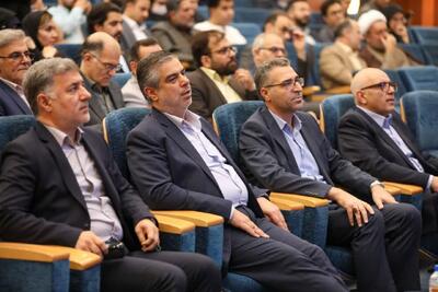 استاندار مرکزی: روابط عمومی پویا کلید موفقیت هر تشکیلات دولتی یا خصوصی است